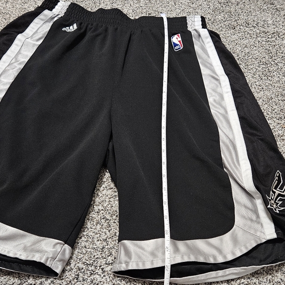 Spurs Basketball Shorts - Picture 14 of 16